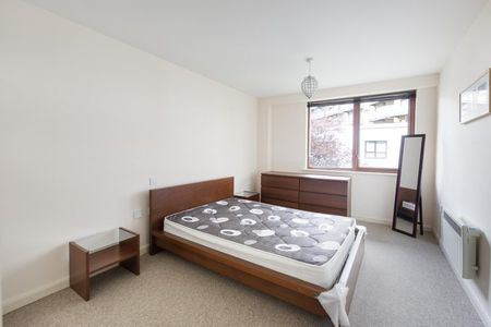 1 Bed Flat - Photo 5