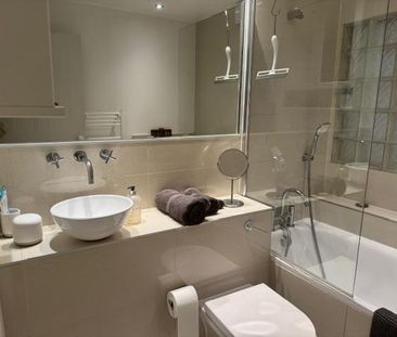 Victoria Park - Charming double room with private bathroom - Photo 6