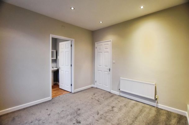 1 bedroom Flat To Let - Photo 1