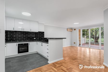 Newly Renovated 3-Bedroom 2-Bathroom apartment in East Perth! - Photo 4