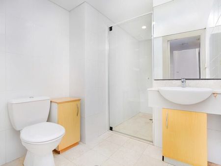 Private three bedroom townhome - Photo 4