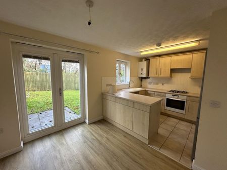 3 bedroom semi-detached house to rent - Photo 5