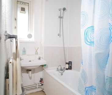 Kemp House – Room 3 - Photo 5