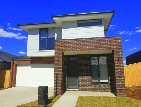 Deluxe & Dazzling Double Storey Delight - Photo 2