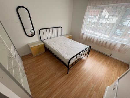 2 Bed Maisonette, Bromley Road, N17 - Photo 3