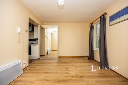 Studio to rent - Photo 4