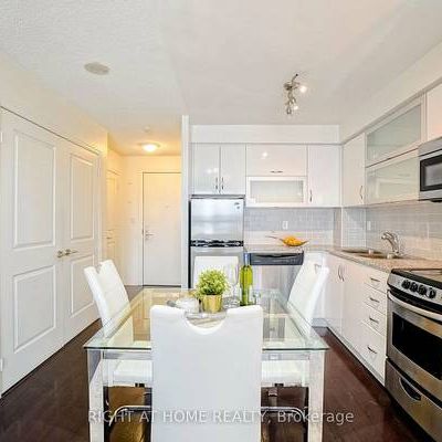 Sheppard / Hwy 404 Luxurious 1Bdrm Upgraded Bathroom Lrg Balcony - Photo 3