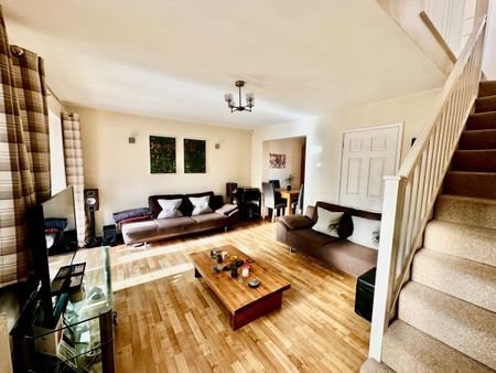 St Albans Close, NOTTINGHAM, NG10 - Photo 4