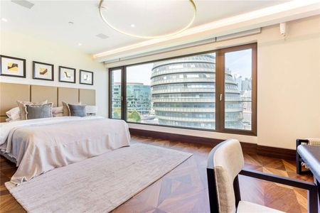 A stunning four bedroom apartment situated on the fourth floor of the prestigious One Tower Bridge development. - Photo 3