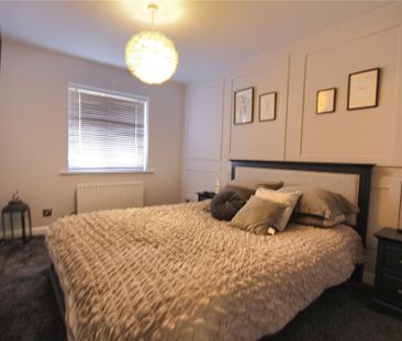 4 bedroom semi-detached house to rent - Photo 5