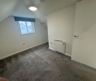 High Street Hythe Unfurnished - Photo 3