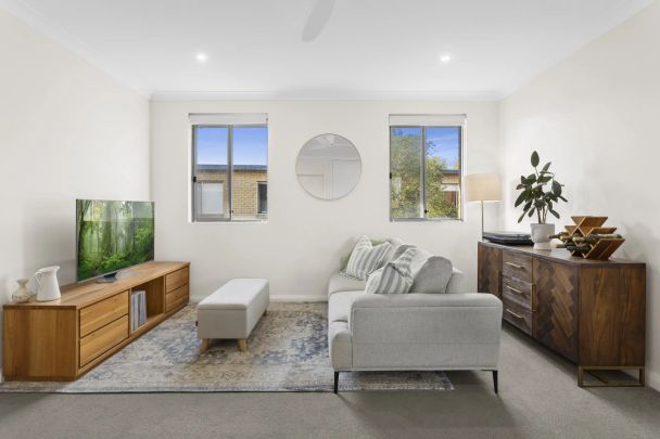 Light-Filled Apartment in Premium Lifestyle Location - Photo 1