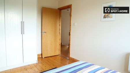 Nice room in 2-bedroom apartment in Castleknock, Dublin - Photo 2