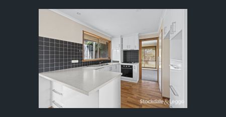 Stylish Home with Modern Comfort - Photo 5