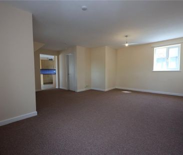 3 bedroom semi-detached house to rent - Photo 6