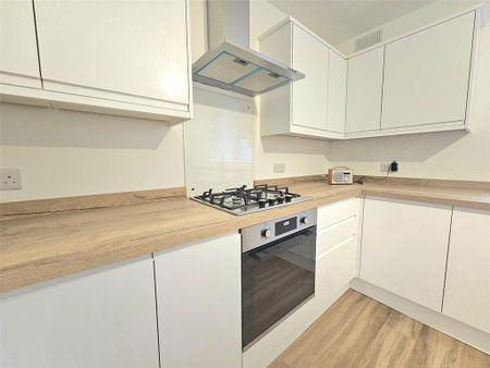 3 bedroom terraced house to rent - Photo 3