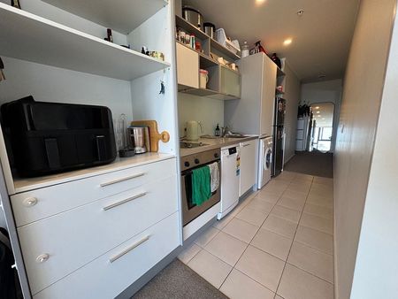 Move in ready! Amazing location with Harbour Views - Photo 3