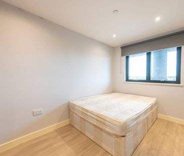 3 bedroom flat to rent - Photo 4