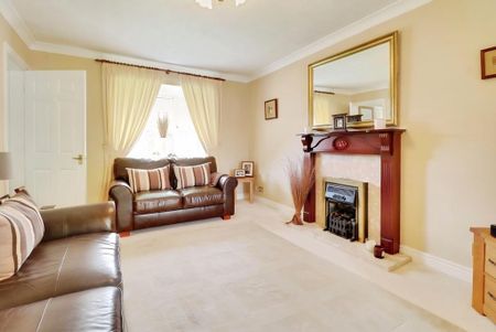 4 bedroom detached house to rent - Photo 2