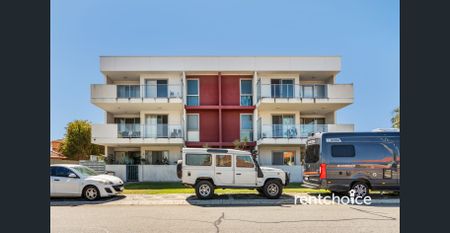 Spacious Coastal Apartment — Walk to the Beach! - Photo 3