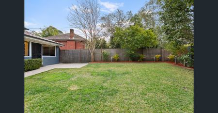 Family Home in Beecroft Primary and Cheltenham Girl's Catchment - Photo 5