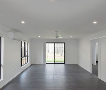 HOME IN POPULAR ESTATE! - Photo 3