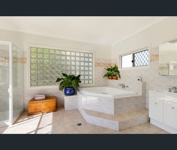 28 Oakleigh Avenue, Thornleigh, NSW 2120 - Photo 6
