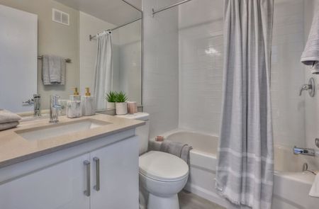 838 Pinewood Crescent - Photo 2