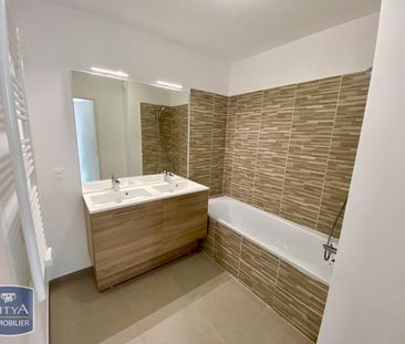 Location Appartement 3 pièces 62m² HYERES 83400 - Photo 4