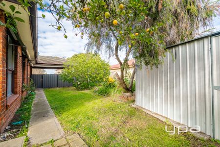 59 Finton Grove, Gladstone Park - Photo 4