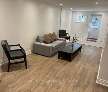 For Lease - 24 Captain Hall Court, Toronto, Ontario - Photo 5