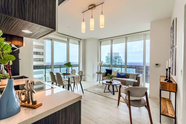 For Lease - 8 Eglinton Avenue Unit# 2705, Toronto, Ontario - Photo 1