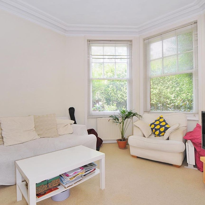 Alexandra Park Road, Muswell Hill, London, N10 - Photo 1