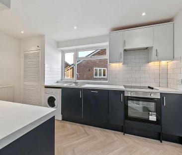 2 bedroom maisonette to rent - Photo 4