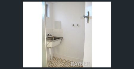 Spacious One Bedroom Apartment - Photo 3