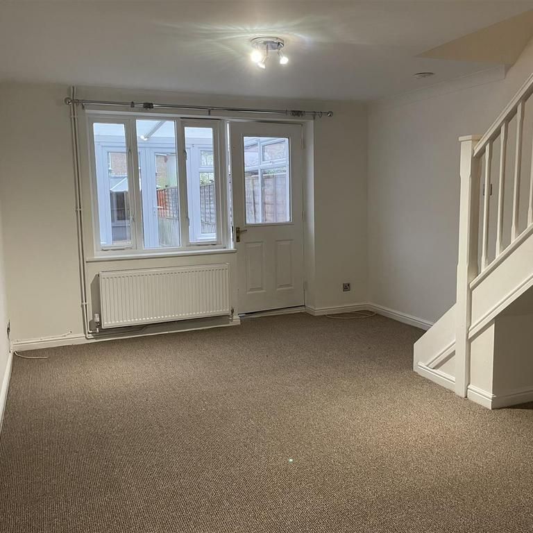 2 bedroom terraced house to rent - Photo 1