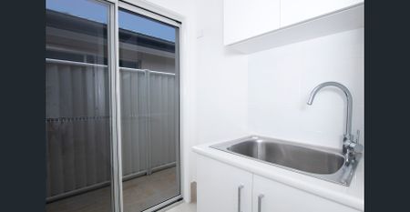 Modern Family Home in the Heart of Ballina - Photo 3