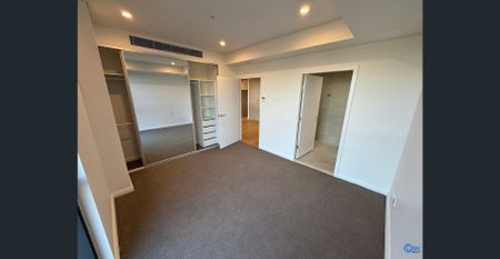 TWO Bedroom Apartment , available in DEC 2025! - Photo 2