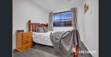 ✨ 3-Bedroom Home in the Heart of Hampton Park! - Photo 4