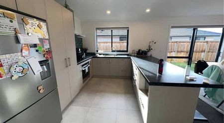 Beautiful Family Home in West Faringdon - Photo 4