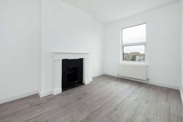 3 bedroom flat to rent - Photo 1