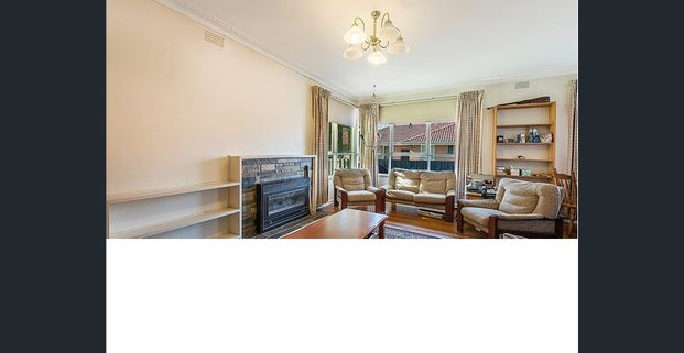 Well Located Family Home! - Photo 1