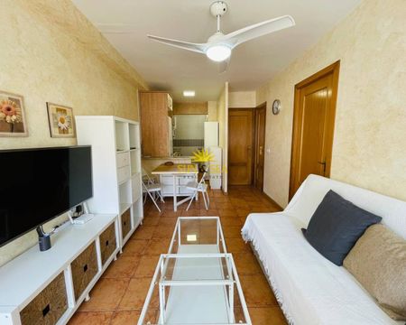 GROUND FLOOR RENTAL 2 BEDROOMS, 1 BATHROOM - Photo 4