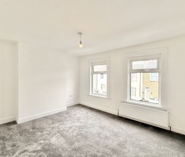 2 bed House Tower Hamlets Road, Forest Gate, E7 - Photo 2
