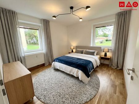 Bezaubernde Wohnung mitten im Grünen - hervorragende Infrastruktur - äußerst praktischer Schnitt bietet flexible Nutzungsmöglichkeiten - preiswert und sofort verfügbar! - Photo 2