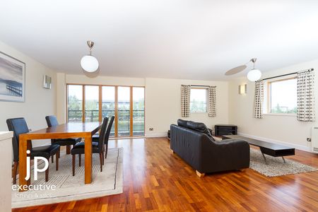 HENKE COURT CARDIFF BAY UNFURNISHED TWO BEDROOM APARTMENT WITH WATER VIEWS - Photo 4