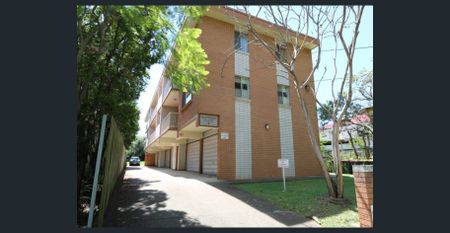 Unit in the heart of Moorooka - Photo 2
