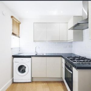 Room in a Shared Flat, Quayside House, IG11 - Photo 2