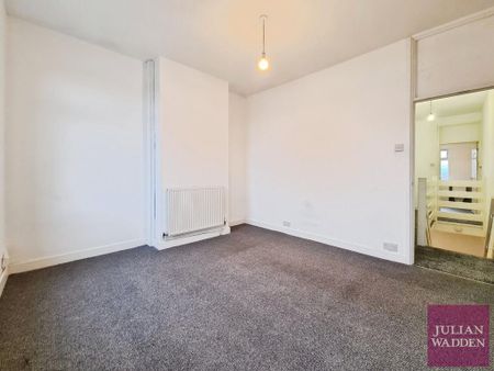 2 bedroom terraced house to rent - Photo 4