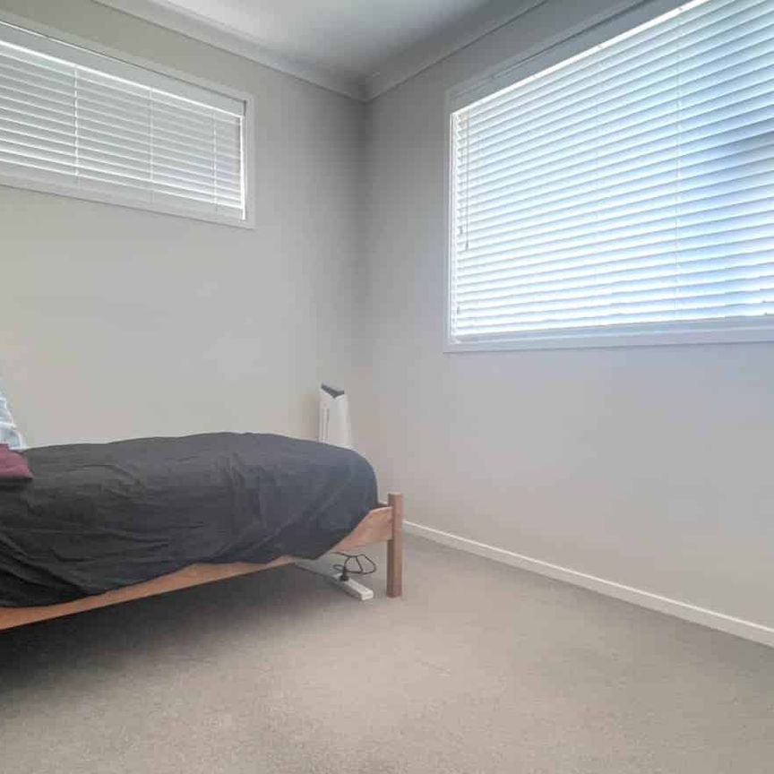 SPACIOUS AND MODERN 4 BEDROOM HOME - Photo 1